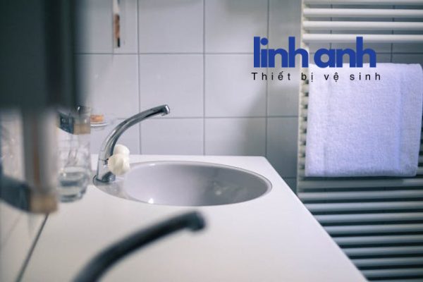 Vòi chậu nóng lạnh cảm ứng